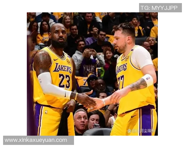 2019年NBA精彩回放开拓者与湖人对决的经典时刻与精彩瞬间分析